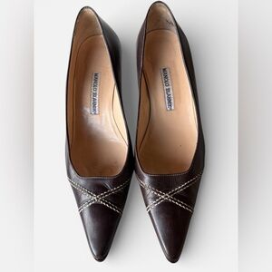 Vintage Manolo Blahnik brown point toe kitten heel pumps 39